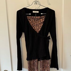 River + Sky Black Wrap Top Size S